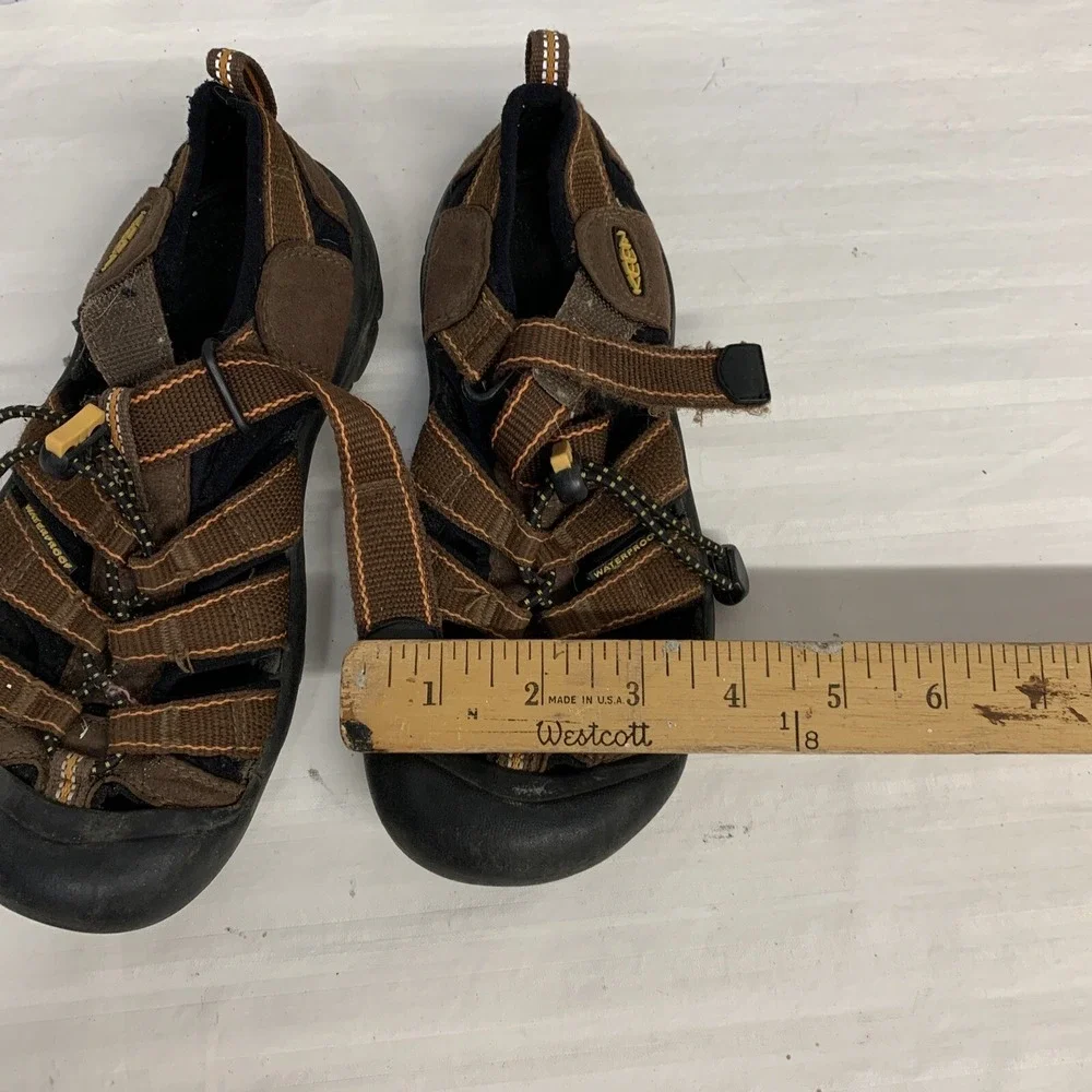 Keen Newport H2 Waterproof Sandals Brown Kids Size Rubbed Off Drawstring